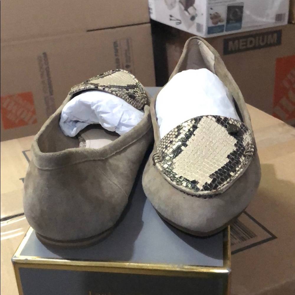 Women’s shoes
